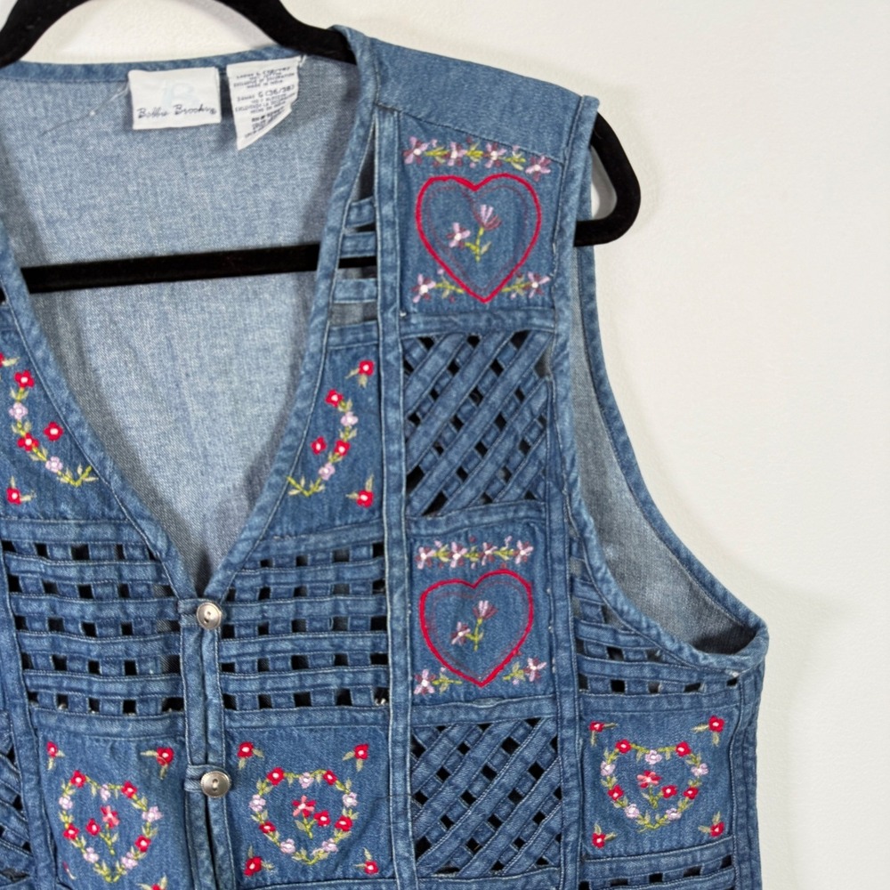Bobbie Brooks Denim Vest Floral Embroidered Hearts Cottagercore Grannycore Large - Picture 3 of 9